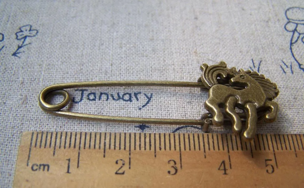 6 pcs Antique Bronze Horse Pony Safety Pins Broochs A2963