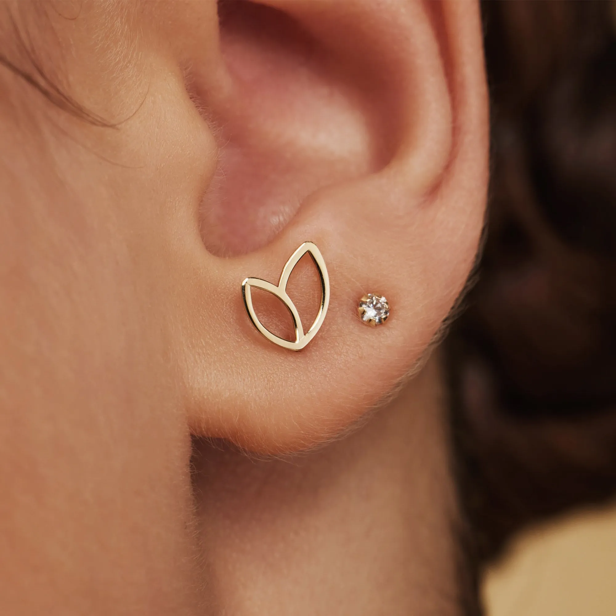 Cadeau d'Isabel 14 karat gold bracelet and ear studs set with pearls