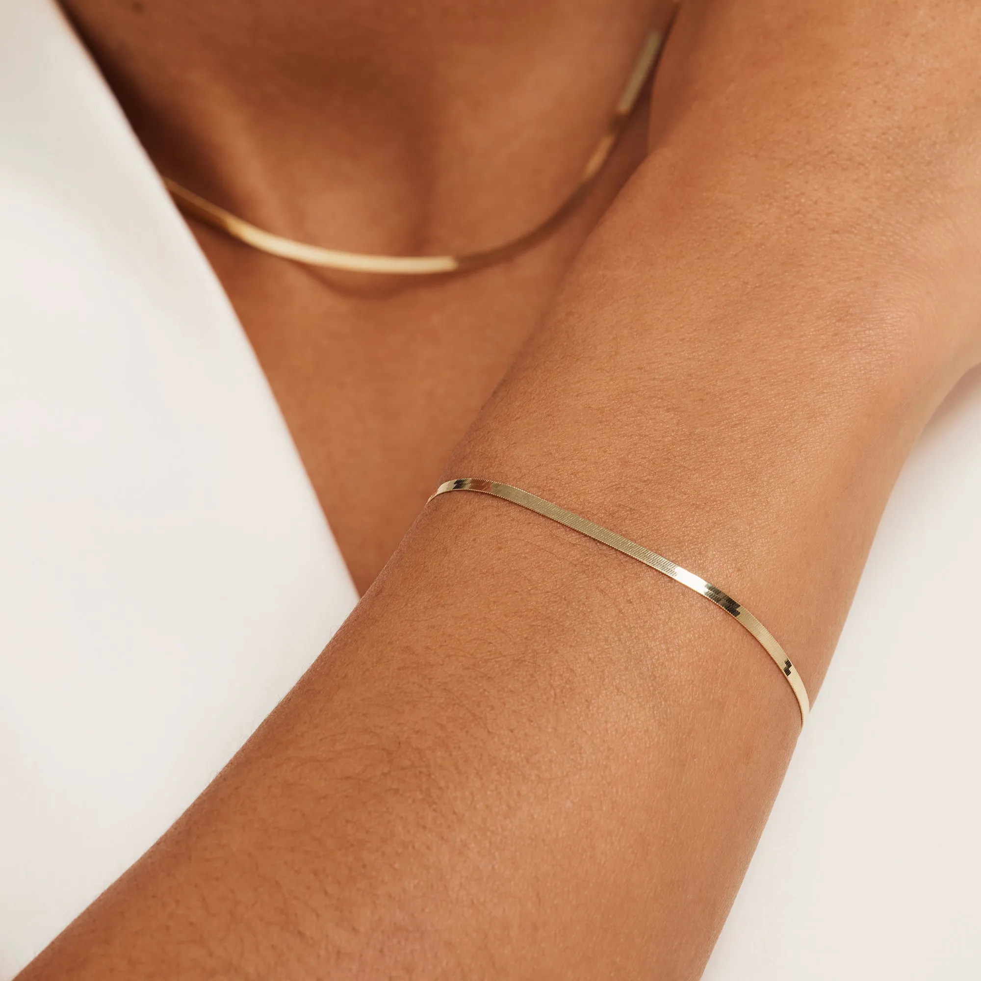 Cadeau d'Isabel 14 karat gold necklace and bracelet gift set