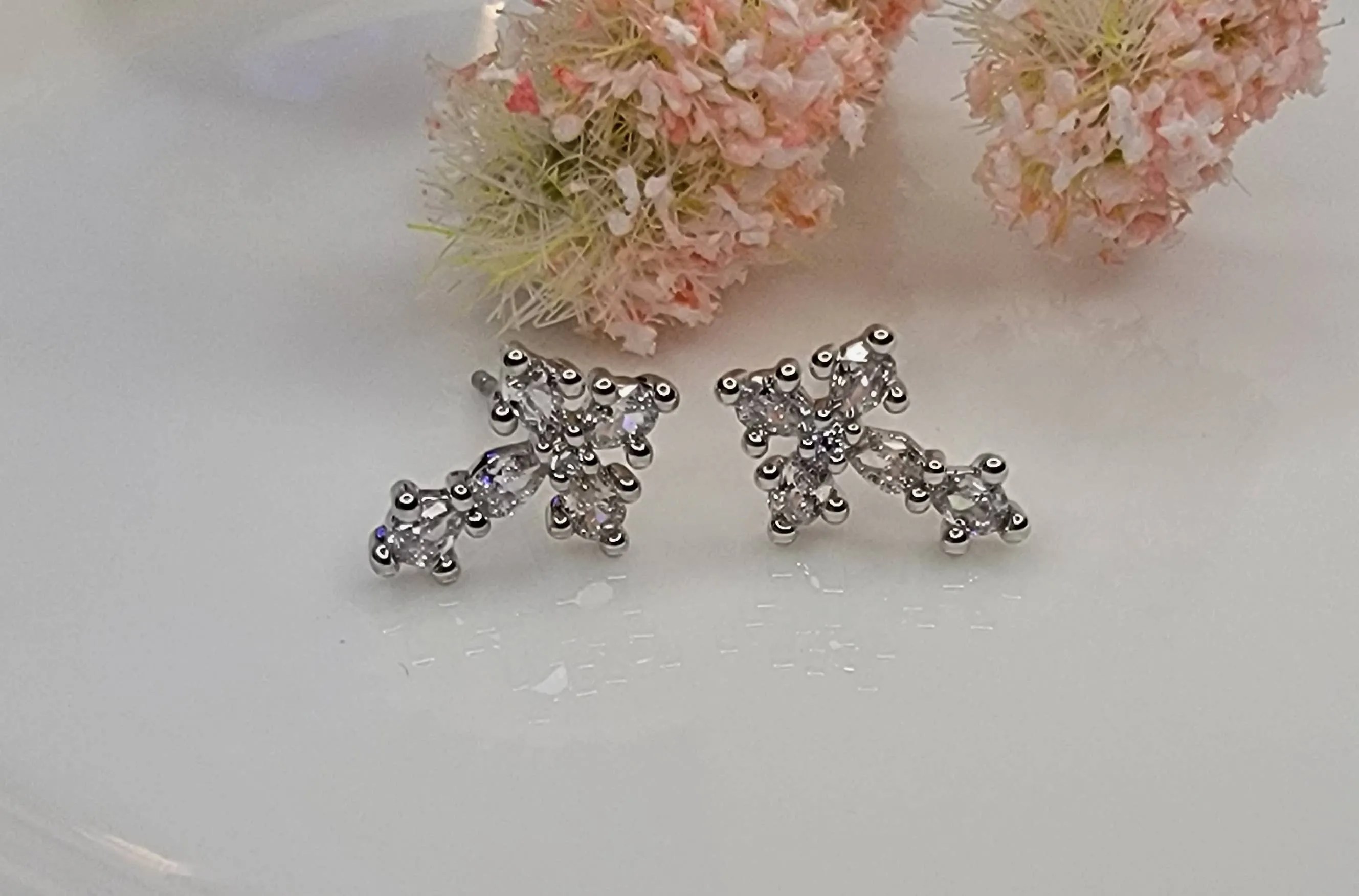 CROSS POST EARRINGS GOLD