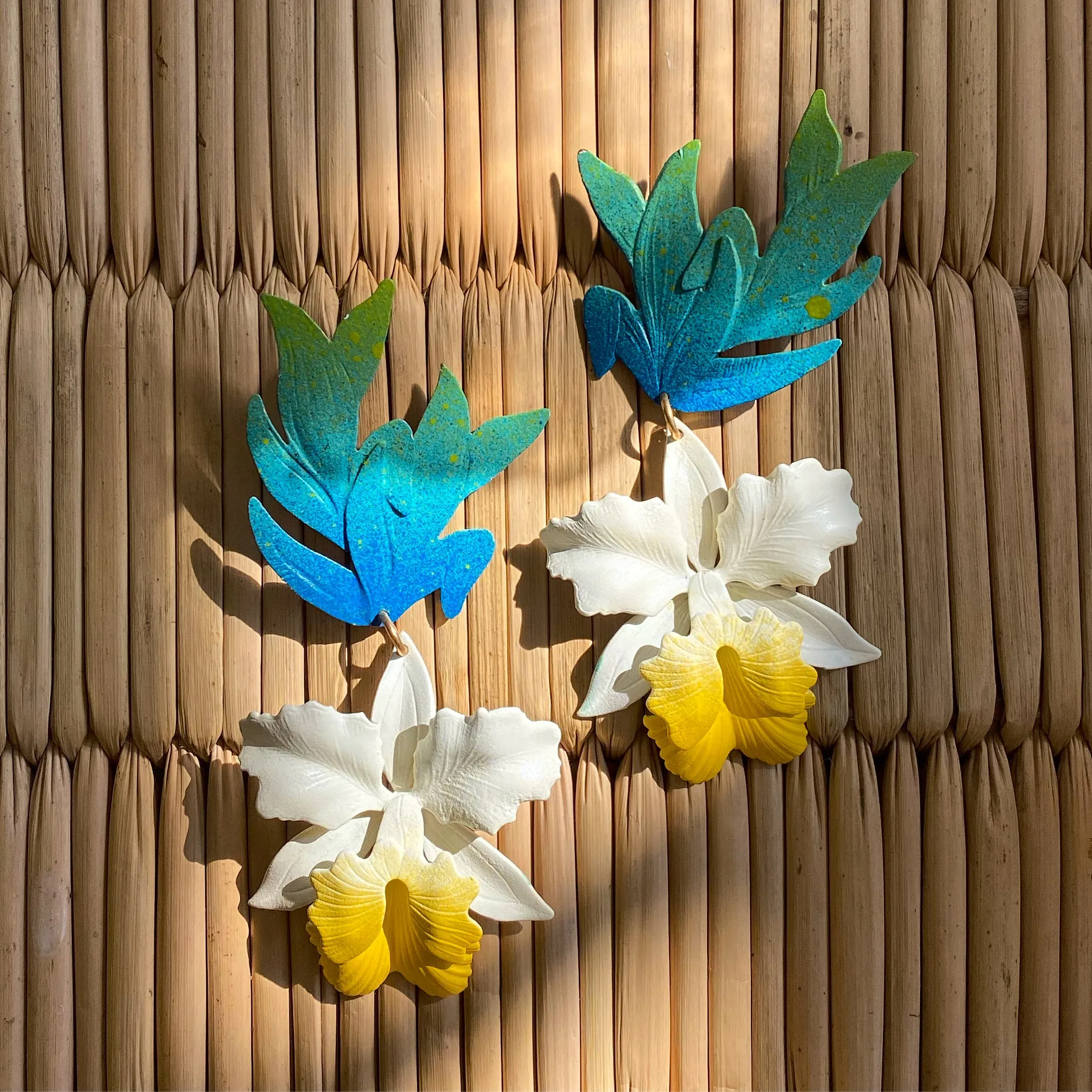 Grand La'akea Orchid Earrings