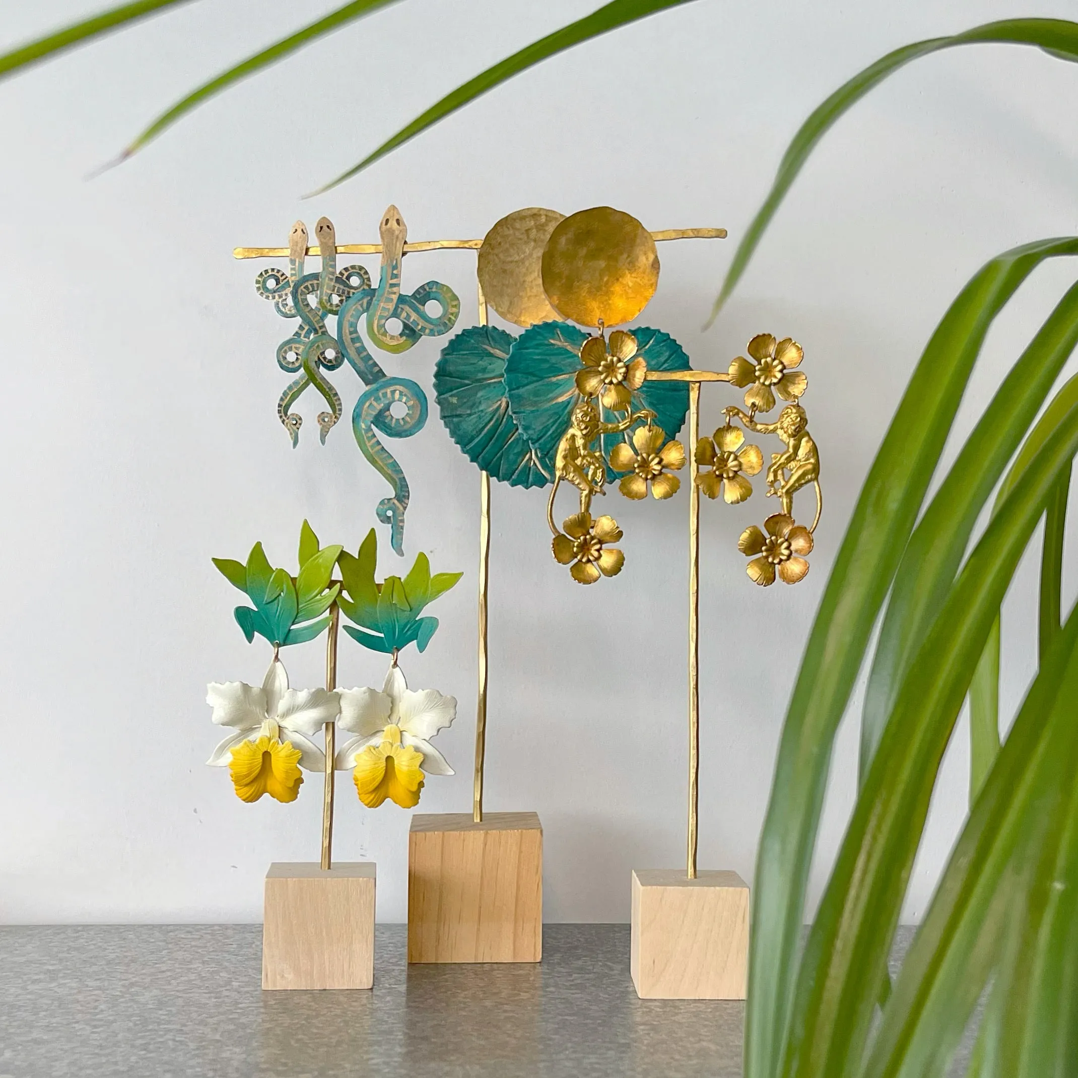 Grand La'akea Orchid Earrings