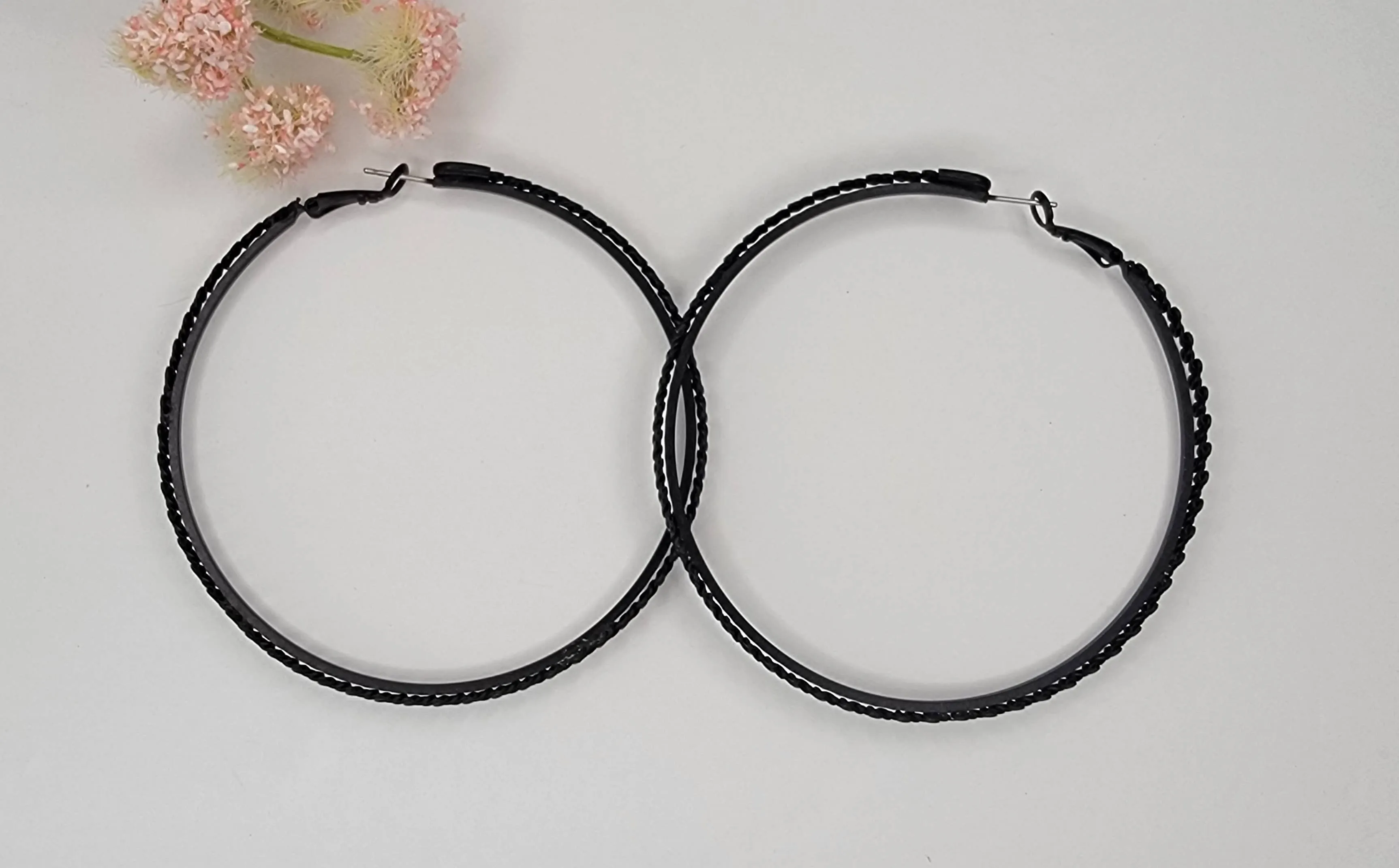 LARGE HOOP EARRINGS - Black