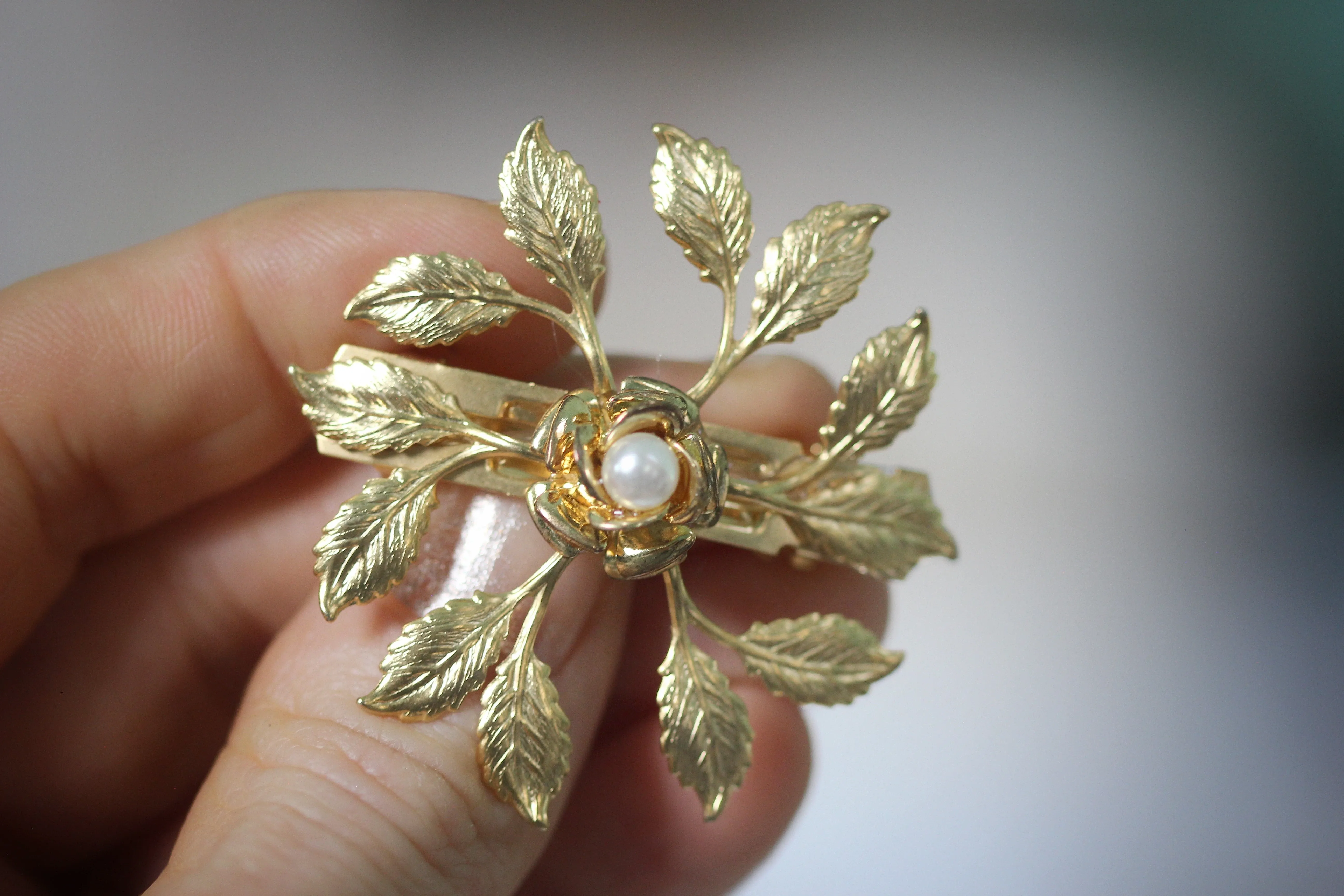 Made to Order* Small Leaf Circle Barrette