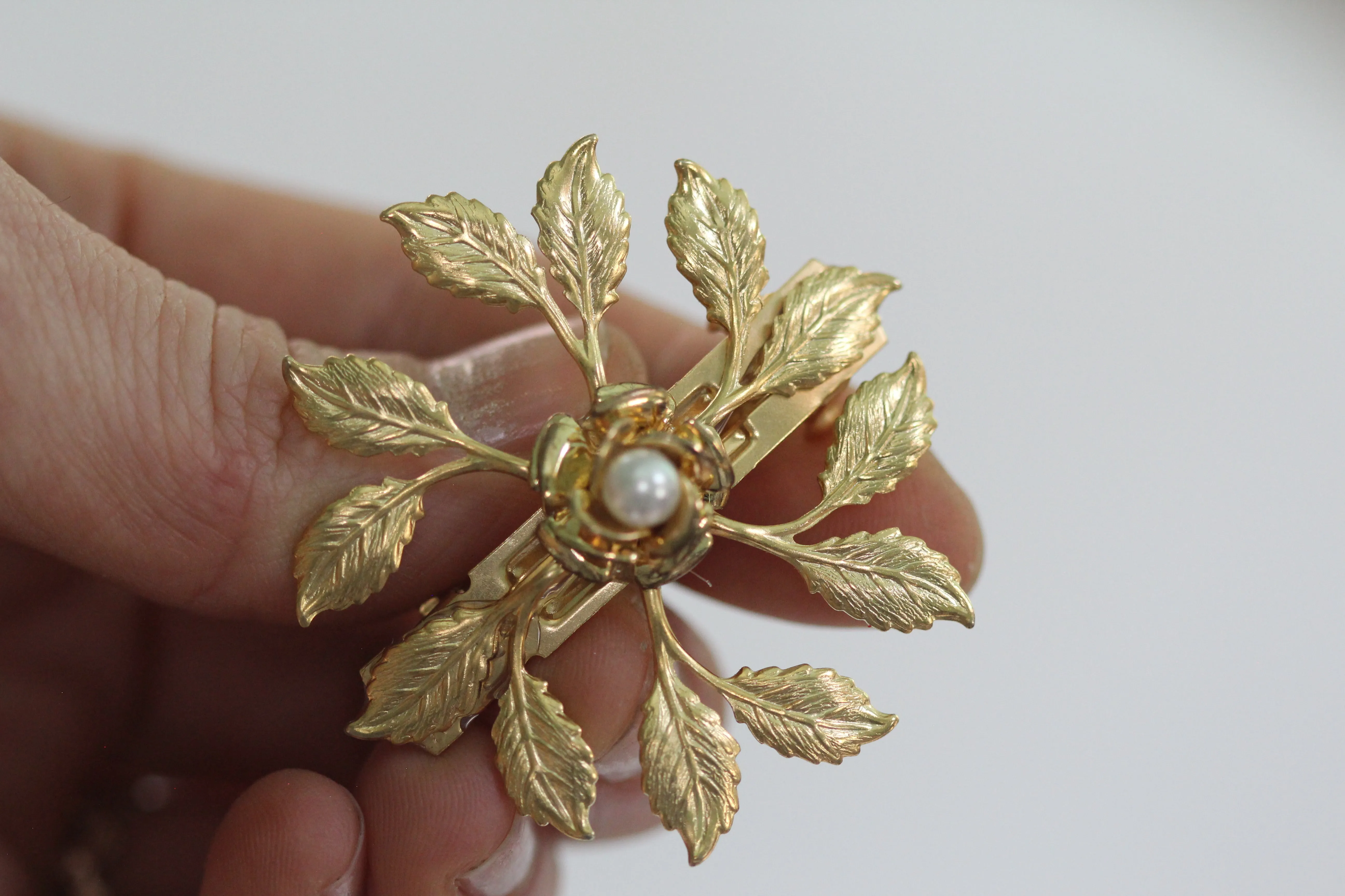 Made to Order* Small Leaf Circle Barrette