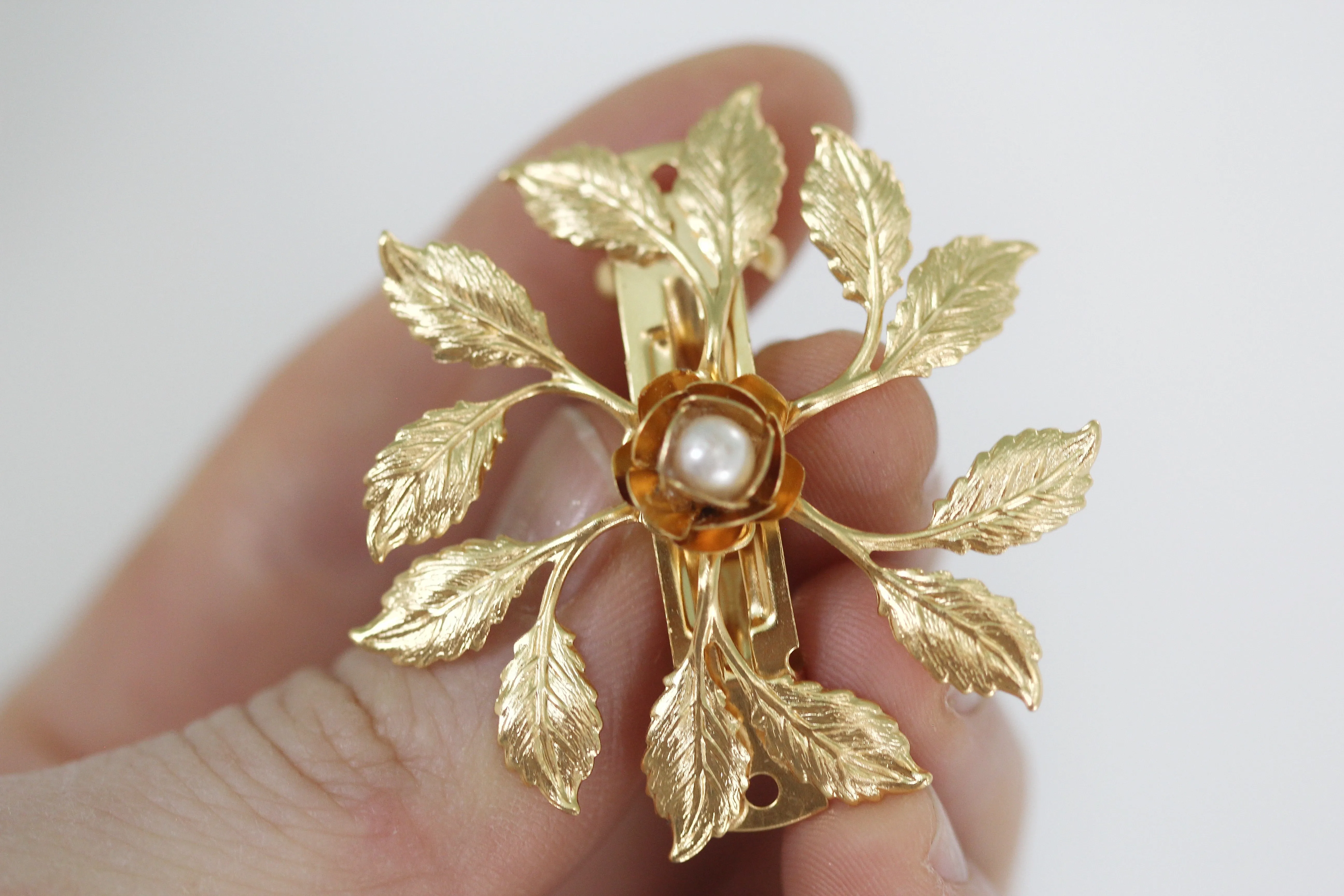 Made to Order* Small Leaf Circle Barrette