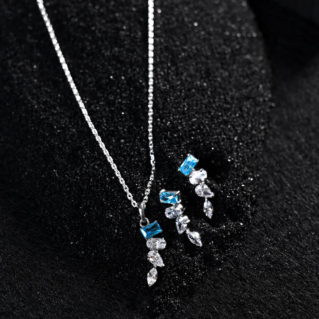 Silver diamente Jewellery Set