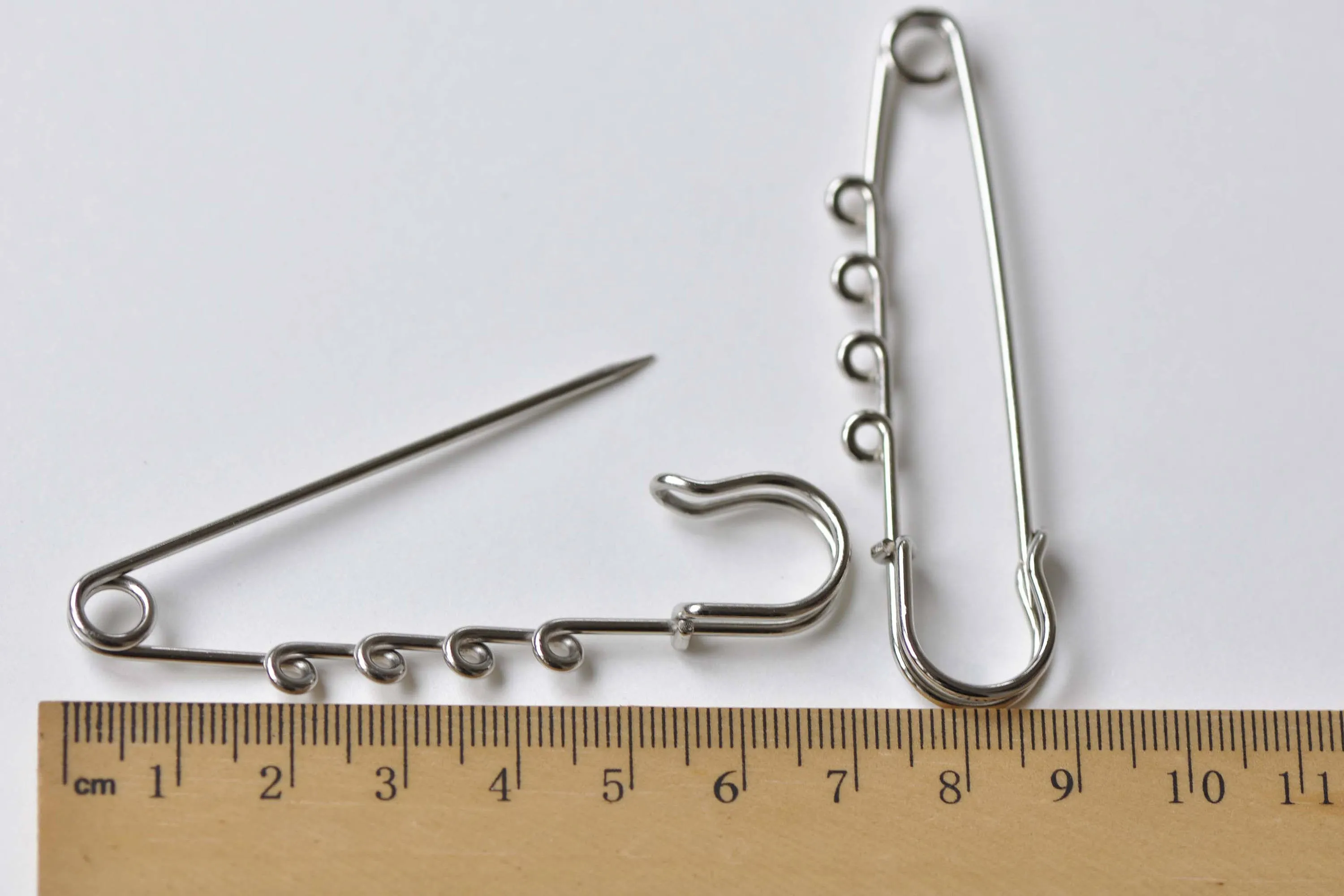 Silvery Gray Kilt Shawl Pins Four Loops Safety Brooches Set of 10 A8845