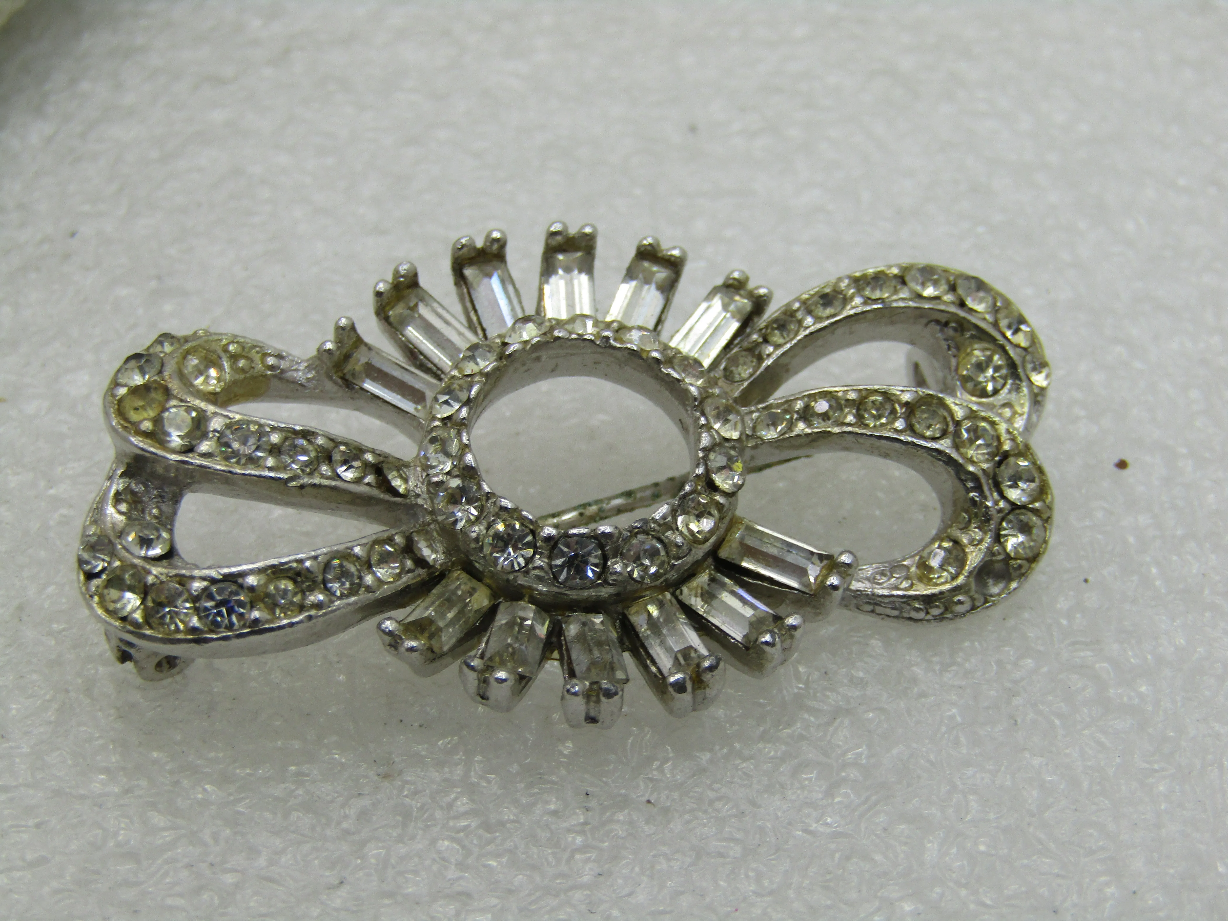 Vintage 1940's Rhinestone Brooch, Baguettes, 2",