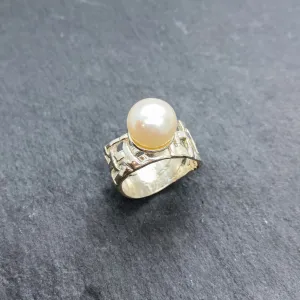 Woven Basket Large Pearl Ring